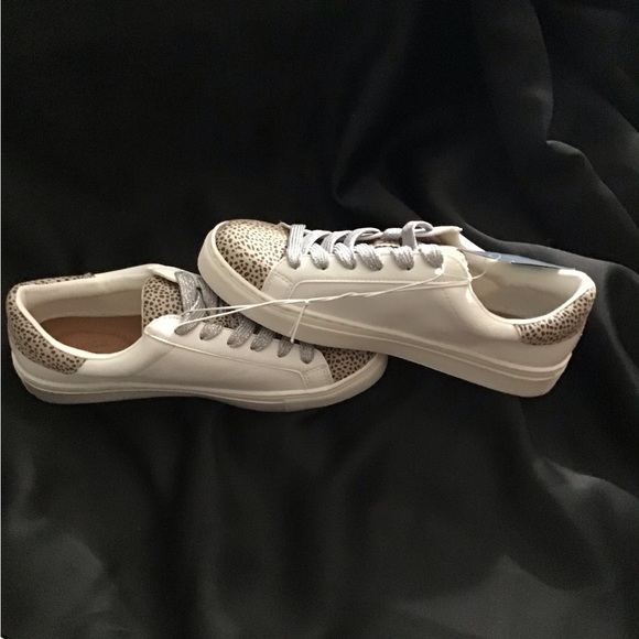 Universal Thread Caddy White with Leopard Print Sneaker - Picture 4 of 6